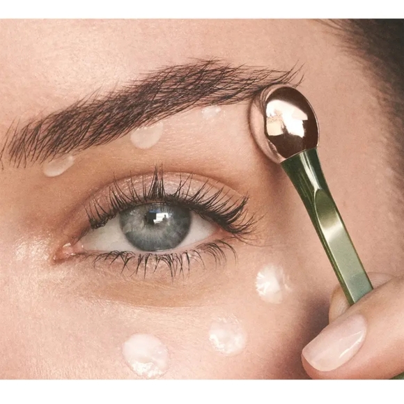 La Mer🌺The Eye Concentrate .5oz BNIB SEALED - Picture 5 of 5